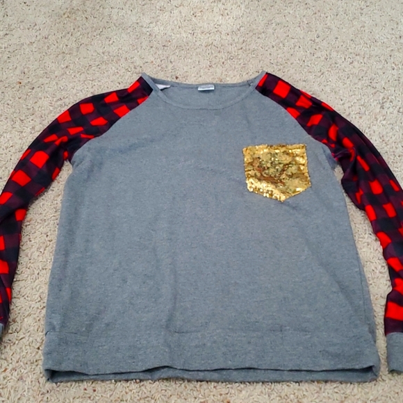 Gray and Buffalo plaid long sleeve - Picture 1 of 2